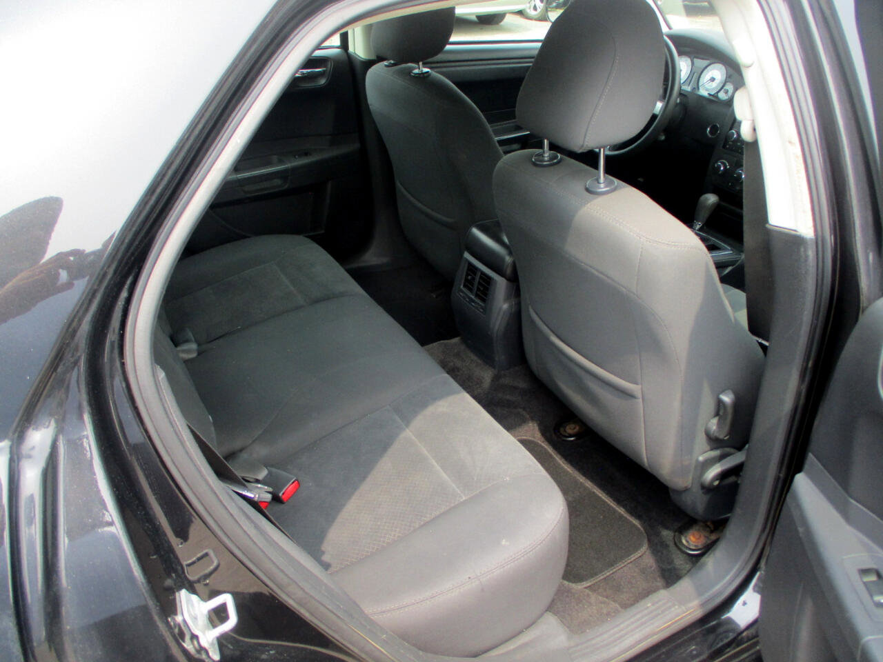 Used 2008 Chrysler 300 LX image 8