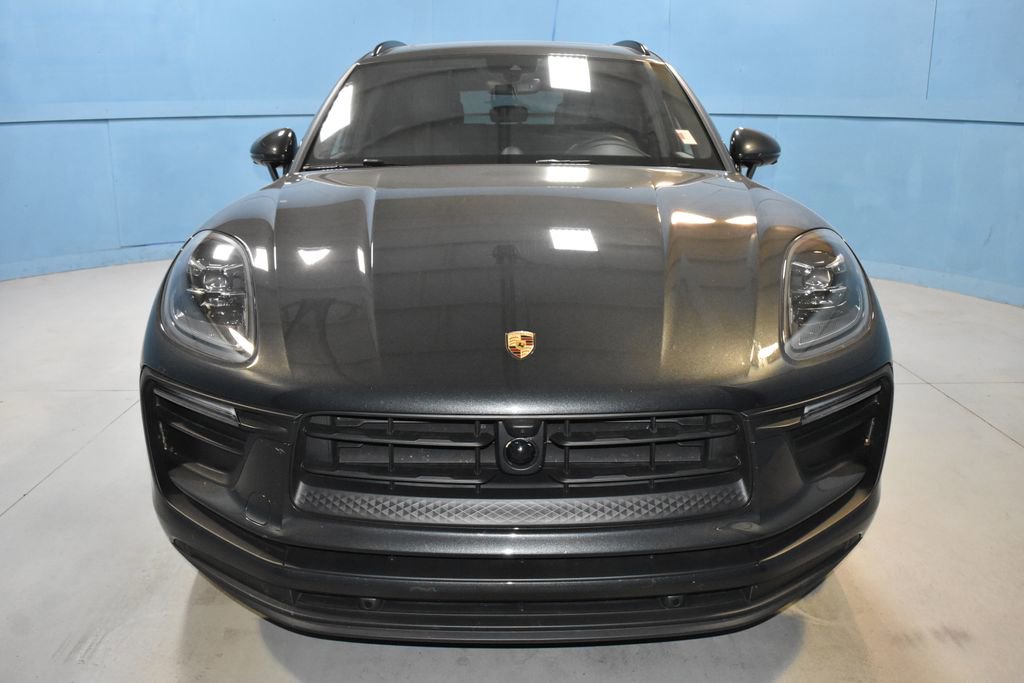 Certified 2025 Porsche Macan image 25