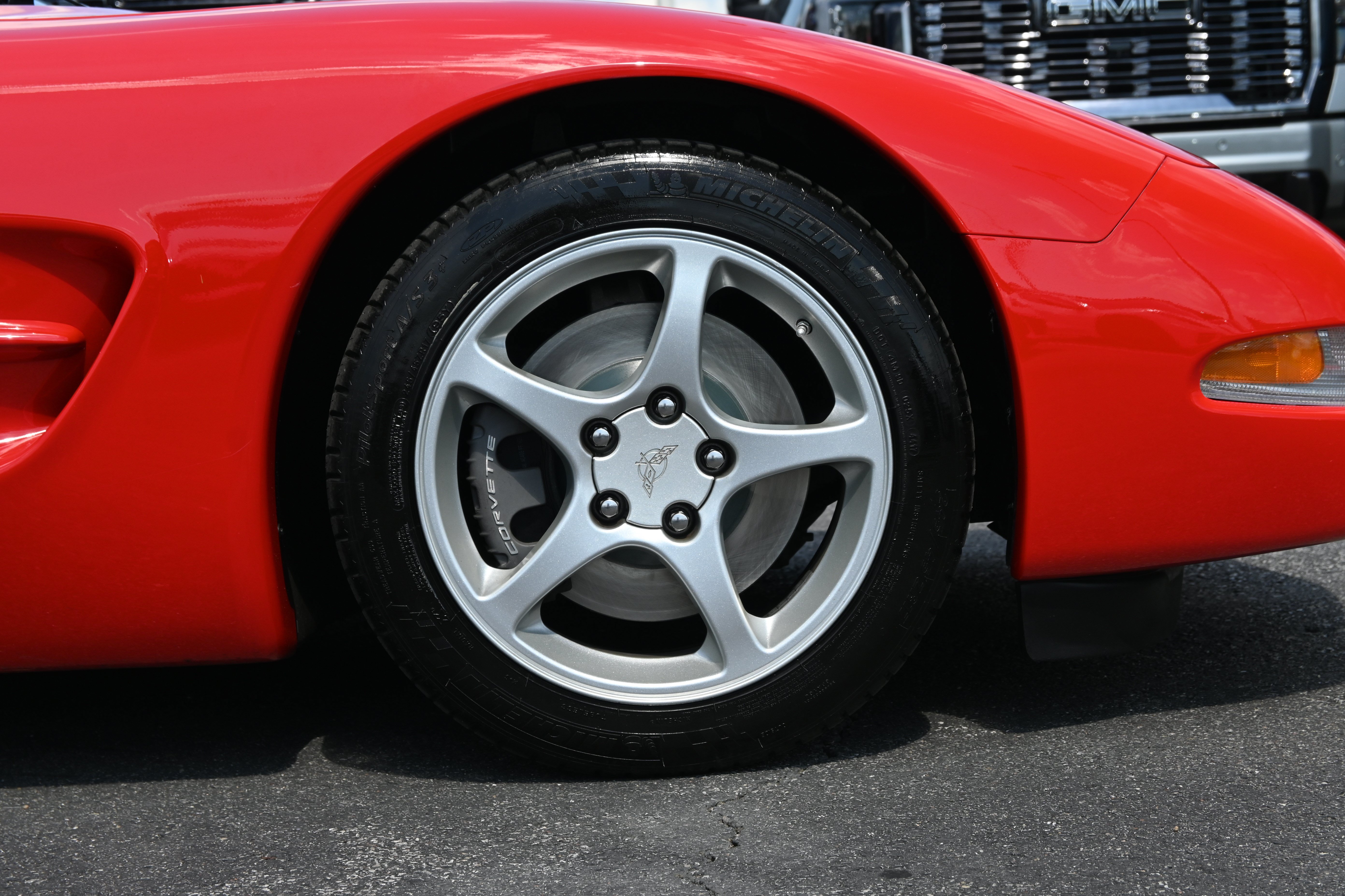 Used 2004 Chevrolet Corvette Coupe RWD image 14