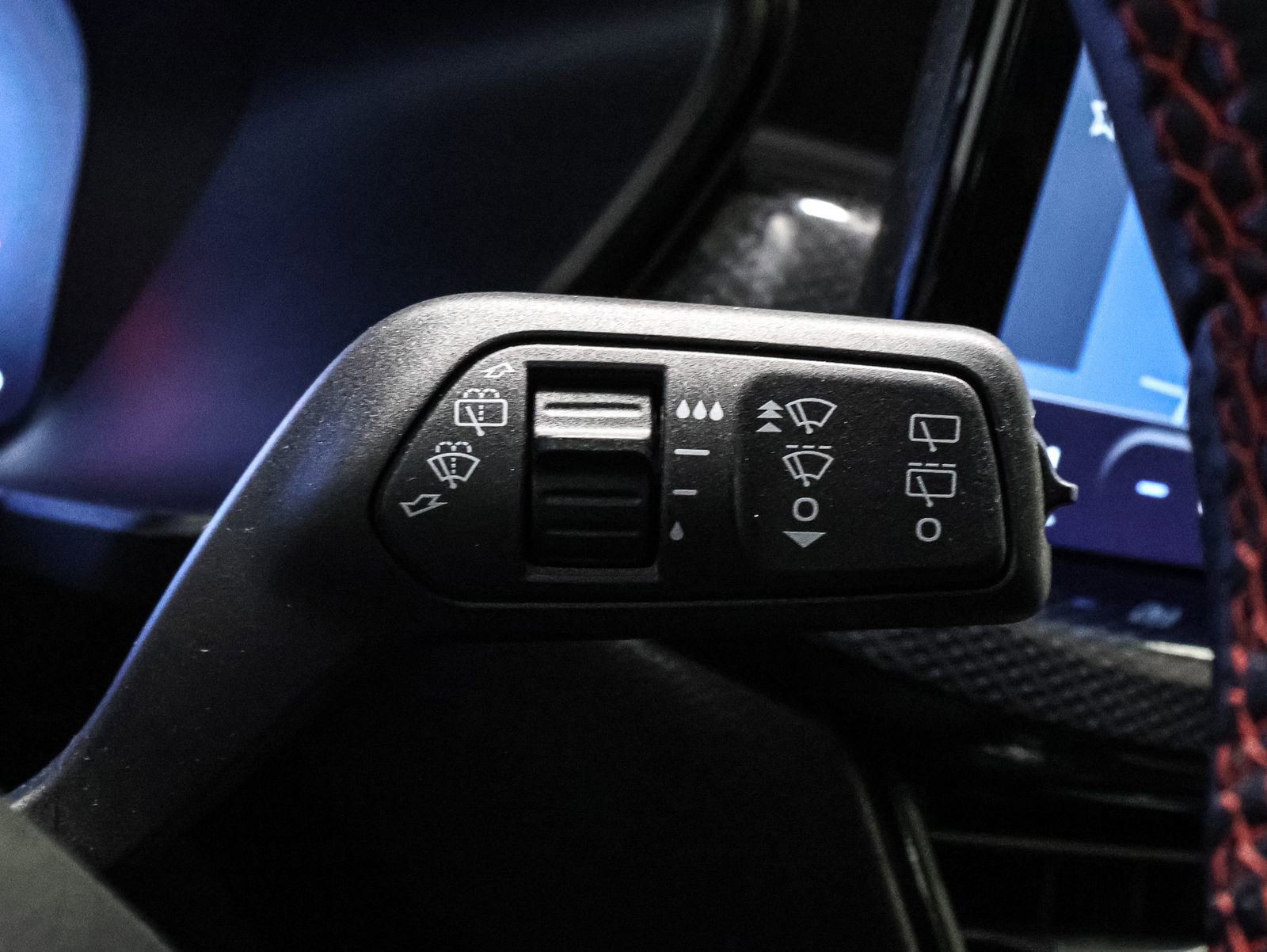 Certified 2025 Ford Escape ST-Line Elite image 38