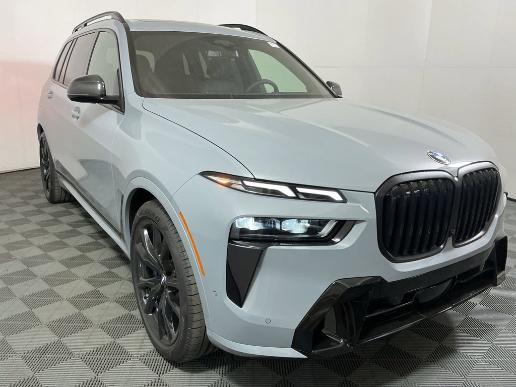 Used 2026 BMW X7 xDrive40i w/ M Sport Package image 4