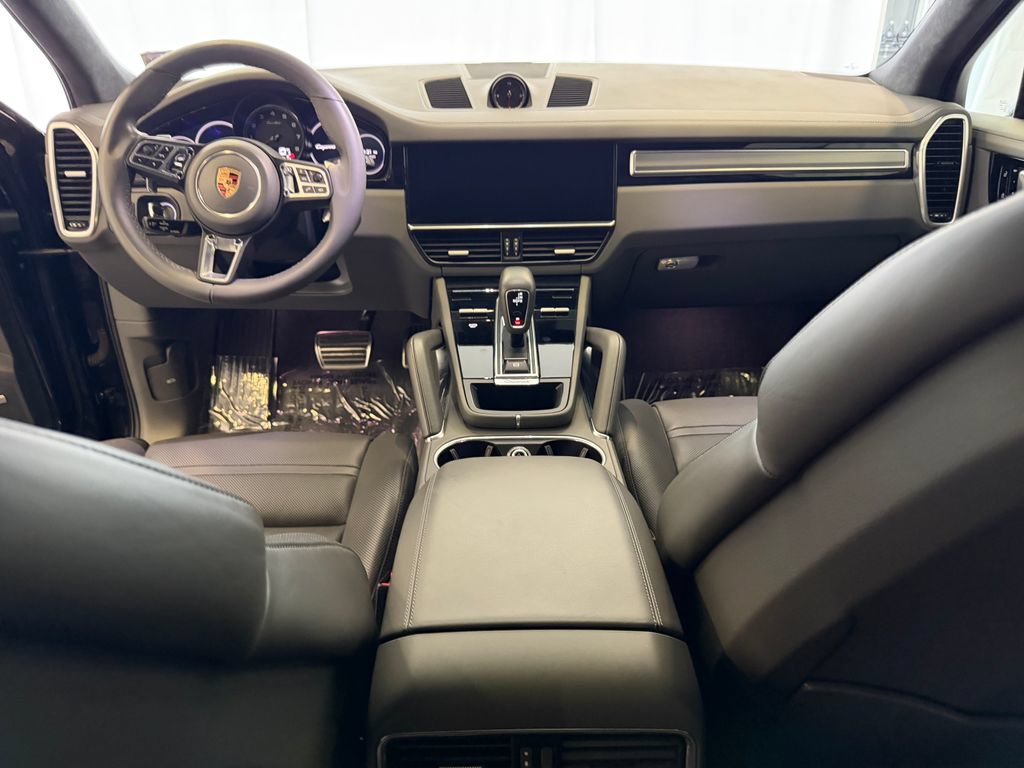 Certified 2019 Porsche Cayenne Turbo AWD/4WD image 16