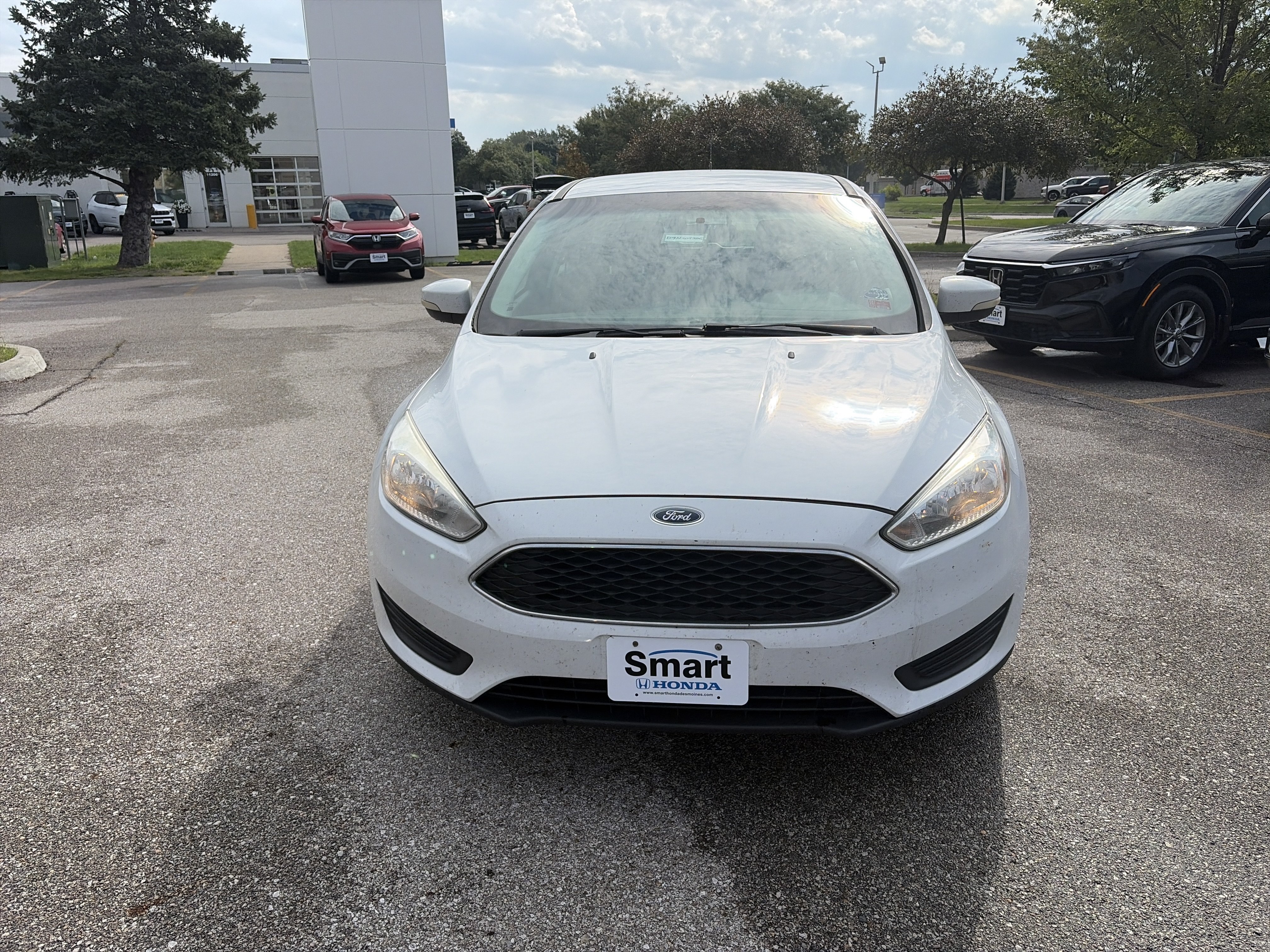 Used 2017 Ford Focus SE FWD image 2
