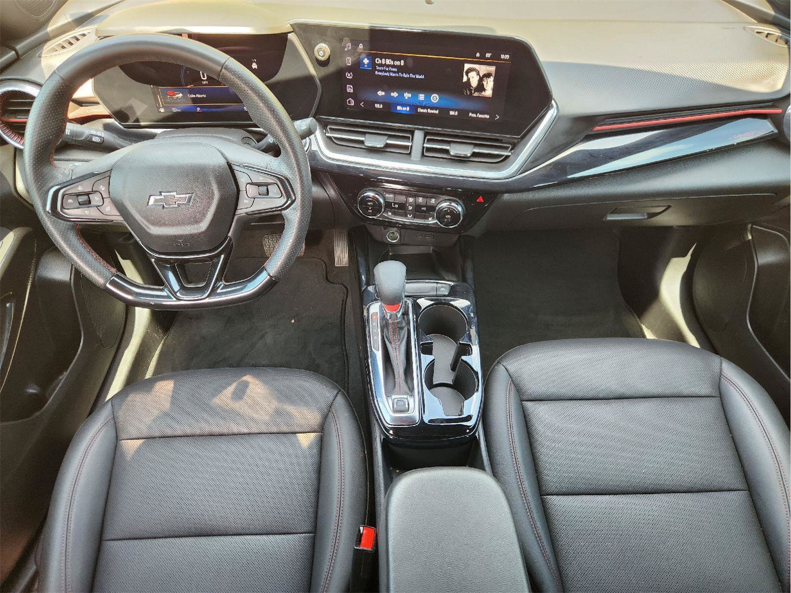 Used 2025 Chevrolet Trax RS w/ Sunroof Package FWD image 26