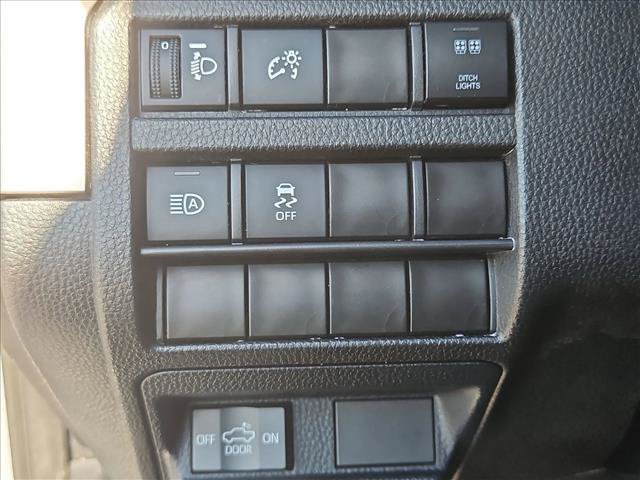Used 2024 Toyota Tacoma SR5 AWD/4WD image 16
