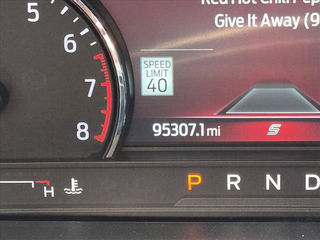 Used 2022 Ford Explorer XLT w/ Equipment Group 202A RWD image 6