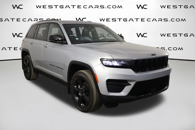 Used 2023 Jeep Grand Cherokee Altitude AWD/4WD image 40
