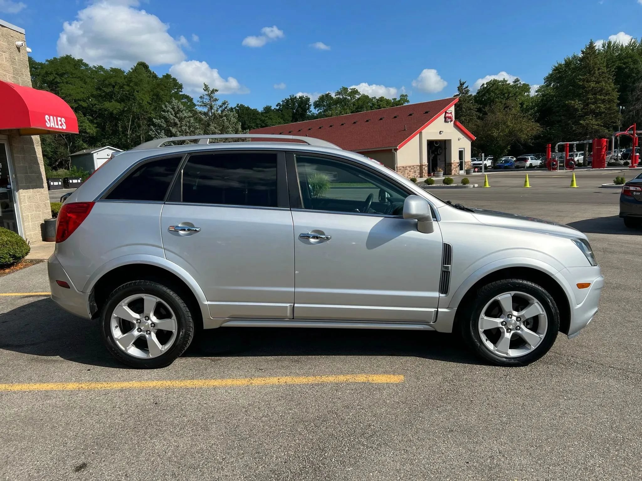 Used 2015 Chevrolet Captiva Sport LTZ FWD image 4