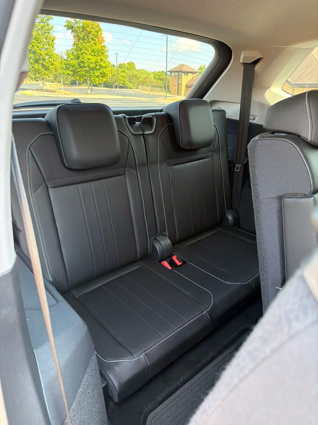 Used 2023 Volkswagen Tiguan SE FWD image 15
