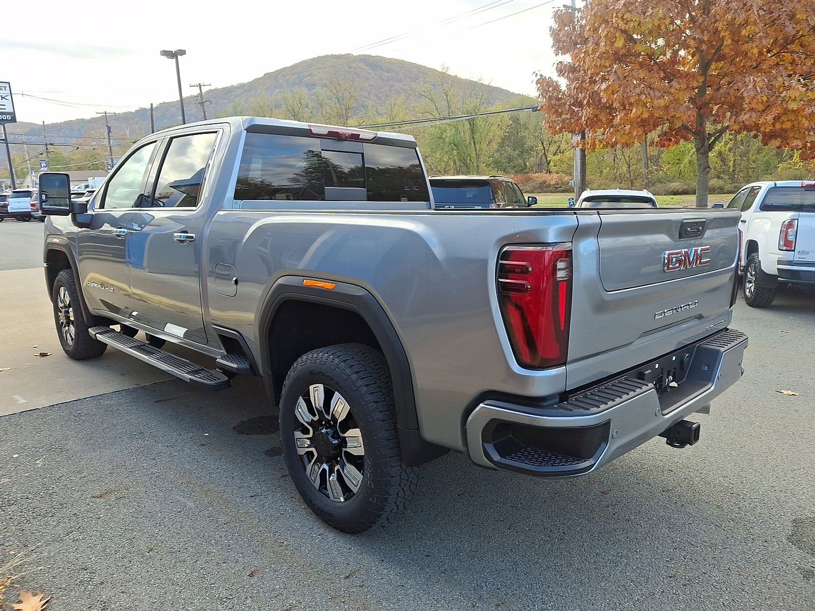New 2026 GMC Sierra 2500 Denali w/ Denali Reserve Package image 4