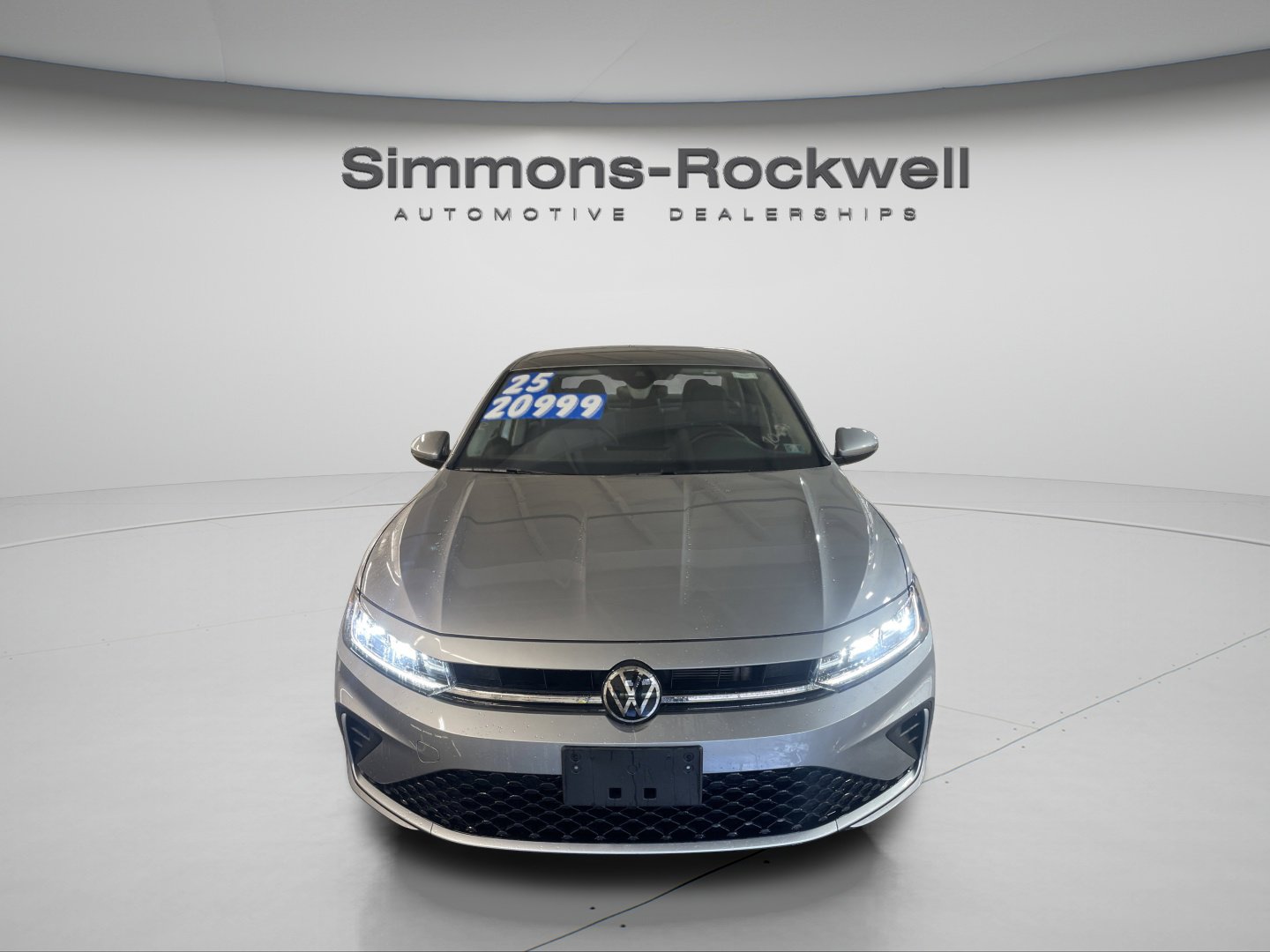 Used 2025 Volkswagen Jetta SE image 2