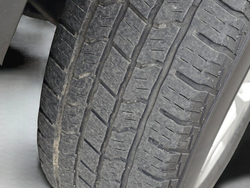 Used 2021 Toyota RAV4 LE image 17