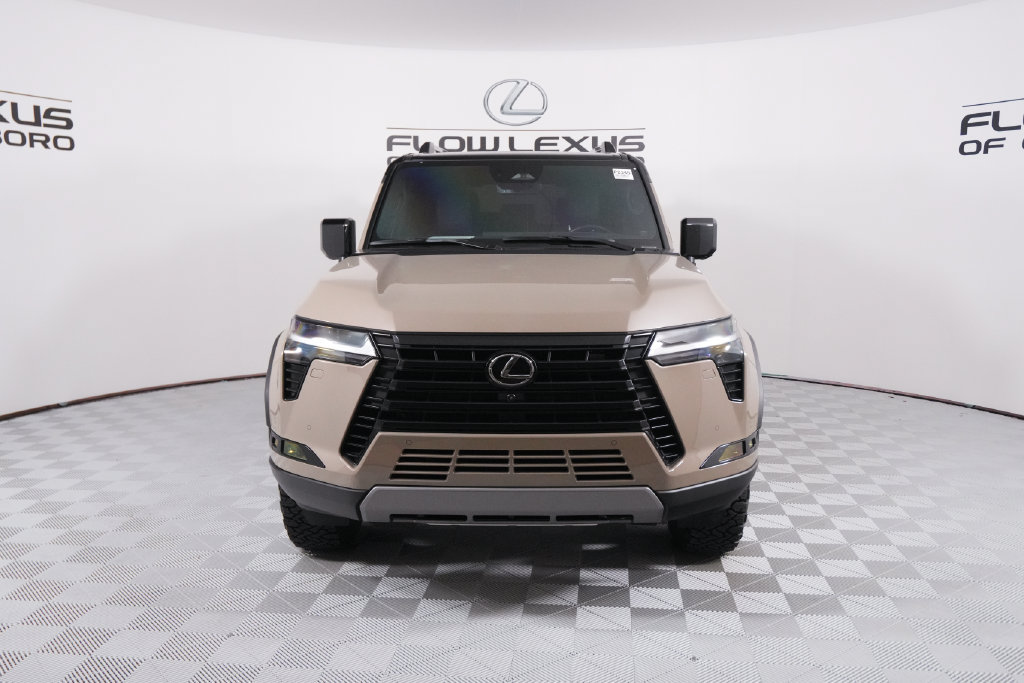 Used 2024 Lexus GX 550 AWD/4WD image 2