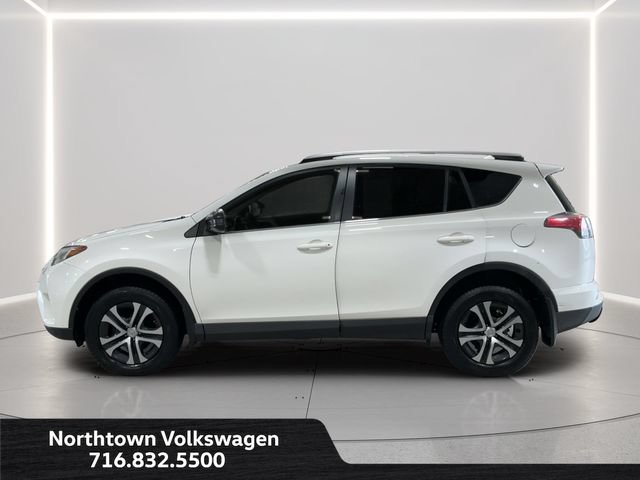 Used 2016 Toyota RAV4 LE AWD/4WD image 2