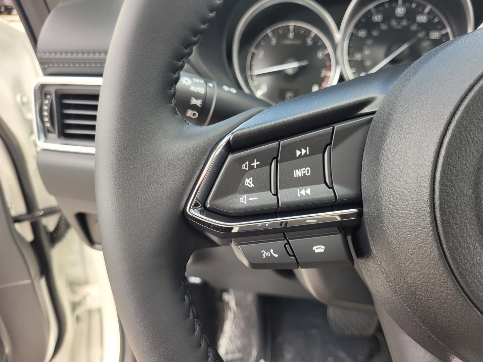 New 2025 MAZDA CX-5 AWD 2.5 S w/ Preferred Package image 30