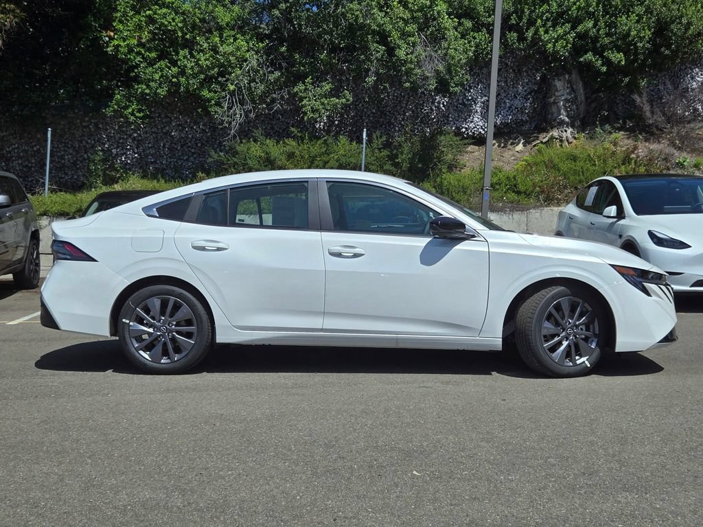 New 2026 Nissan Sentra SL w/ Floor Mat Package FWD image 3
