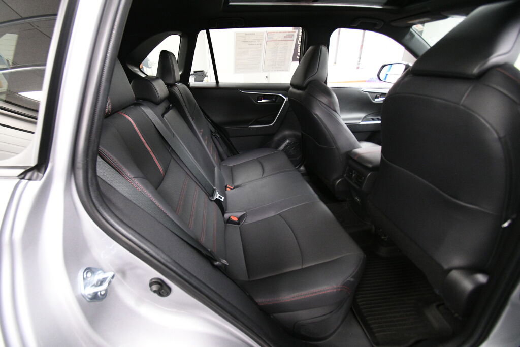 Used 2022 Toyota RAV4 XSE image 33