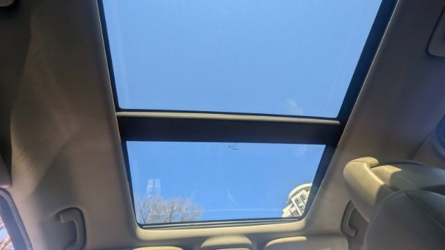 Used 2011 Jeep Grand Cherokee Limited image 41