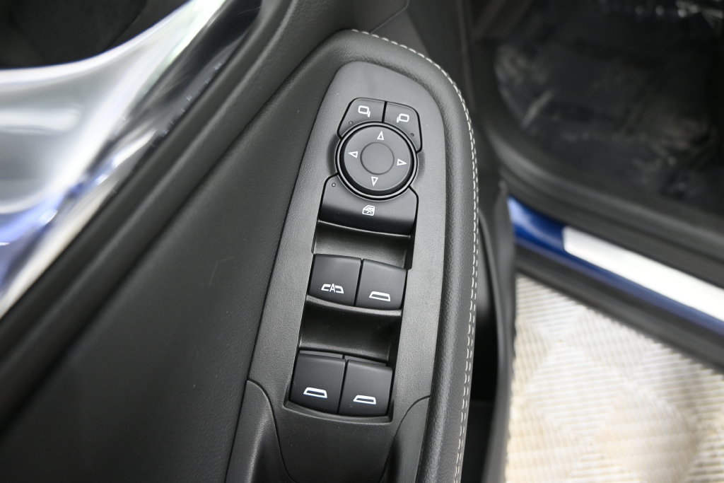 Used 2023 Buick Encore GX Select w/ Safety Package II AWD/4WD image 19