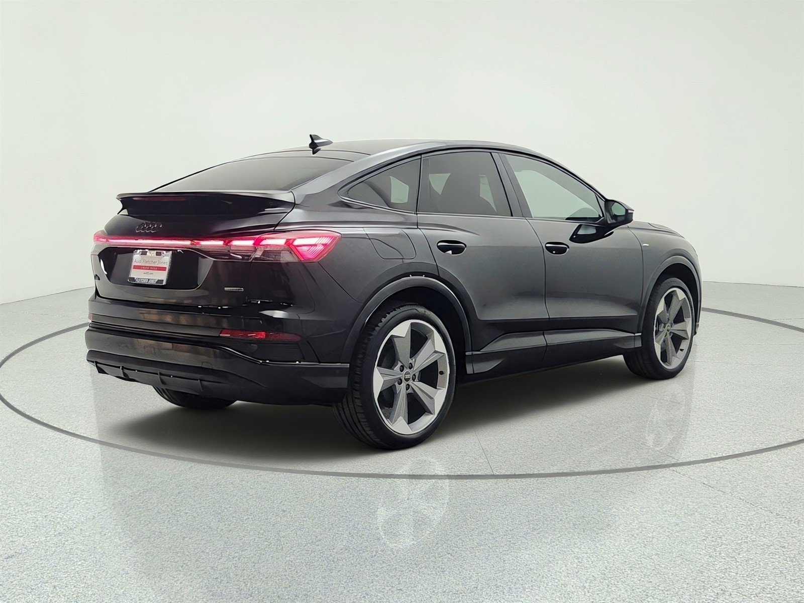 Used 2024 Audi Q4 e-tron Premium Plus w/ Premium Plus AWD/4WD image 5