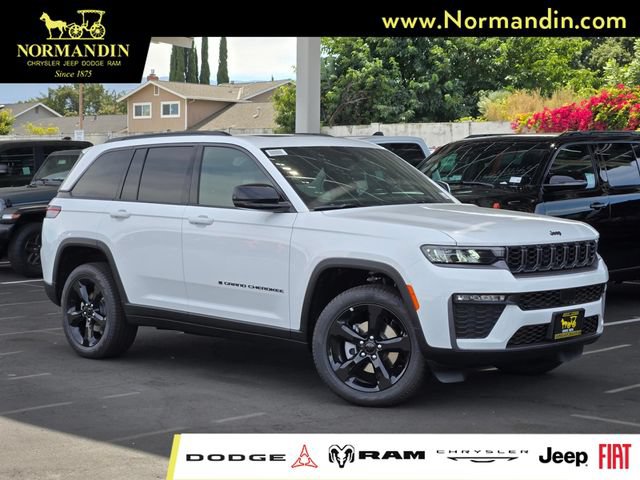 New 2026 Jeep Grand Cherokee Limited w/ Limited Altitude Package AWD/4WD image 1