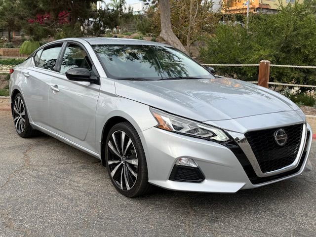 Used 2022 Nissan Altima 2.5 SR image 1