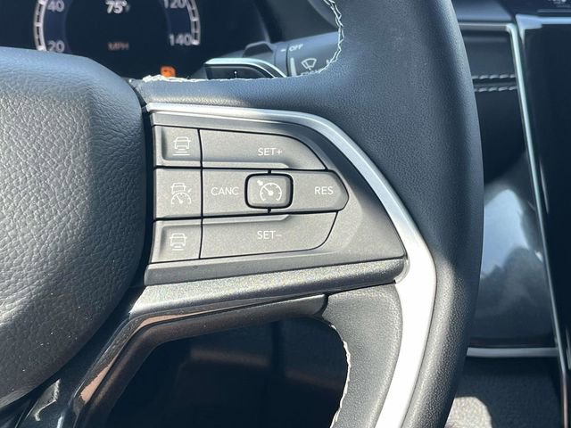 Used 2023 Jeep Grand Cherokee Laredo w/ Luxury Tech Group I image 28