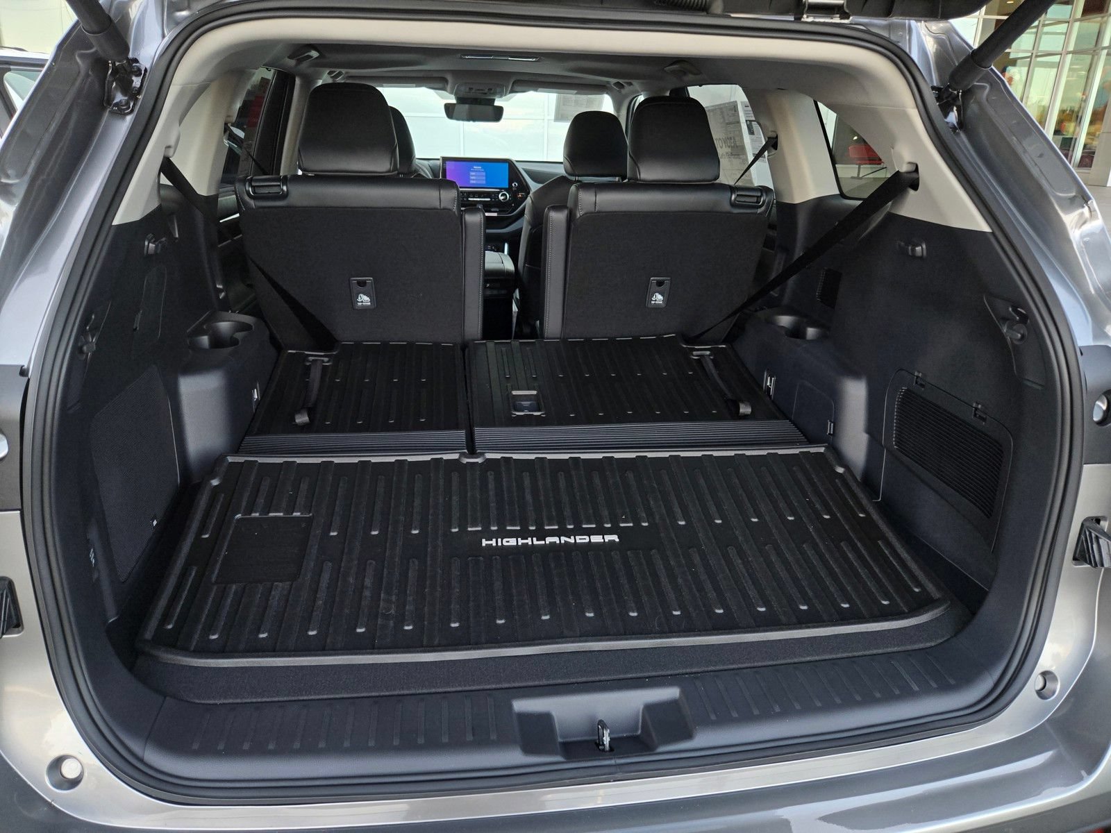 Certified 2026 Toyota Highlander Limited AWD/4WD image 25