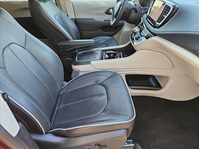 Used 2023 Chrysler Pacifica Limited image 23