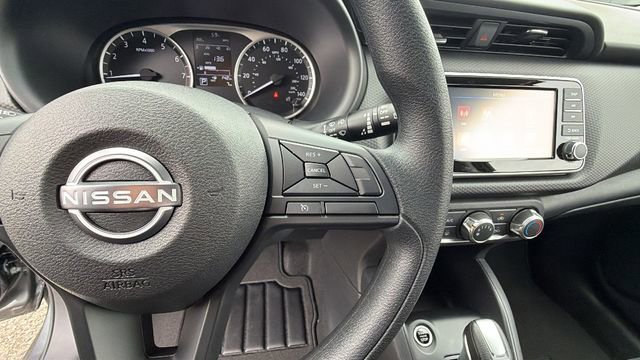 New 2025 Nissan Kicks Play S image 28