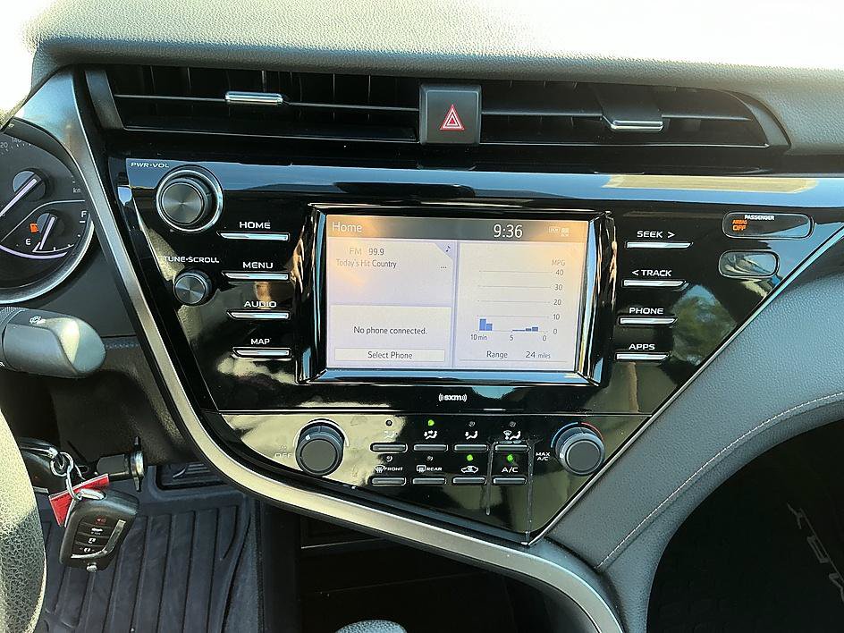 Used 2020 Toyota Camry LE FWD image 16