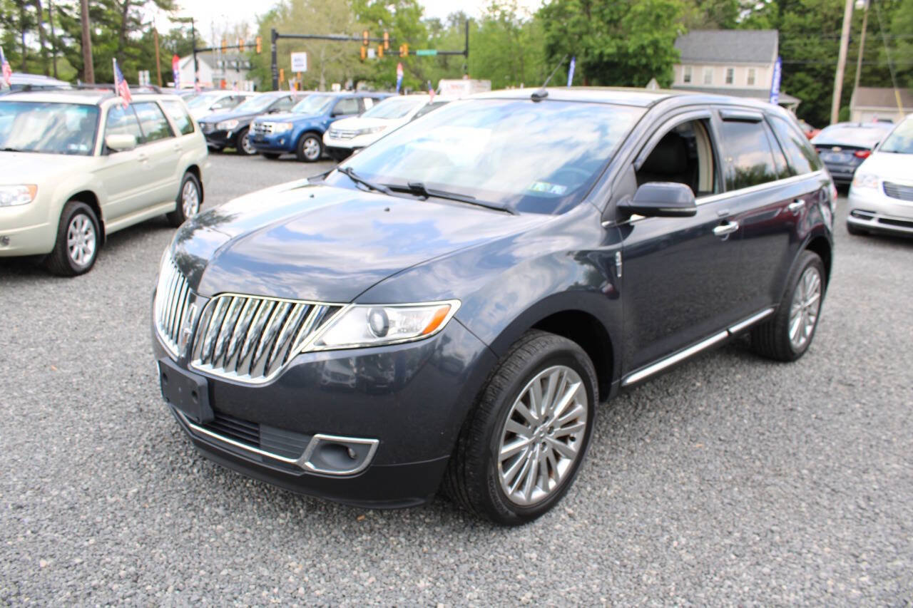 Used 2013 Lincoln MKX AWD image 2