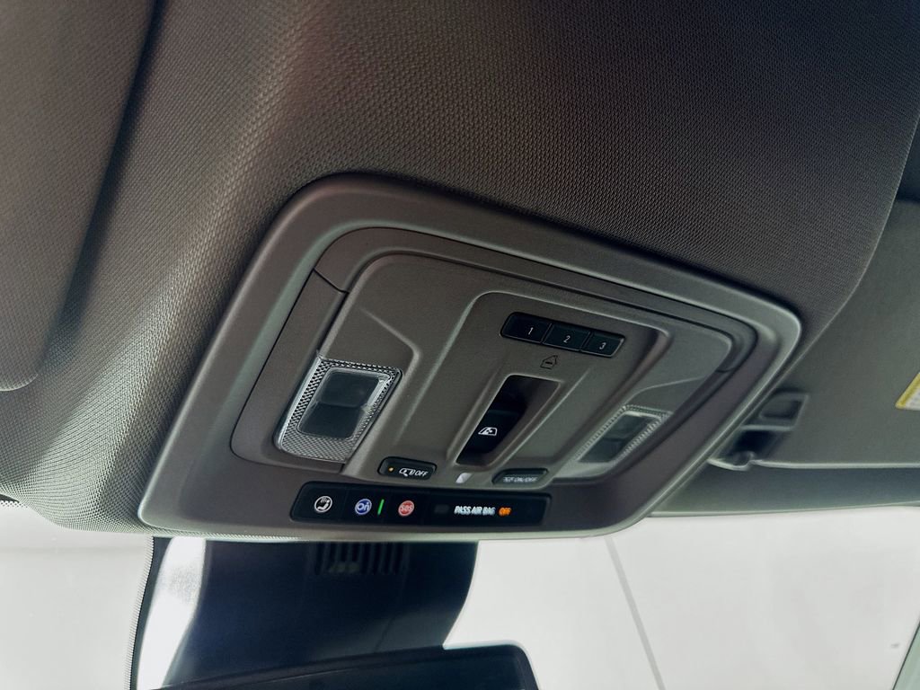Used 2024 Chevrolet Silverado 1500 LTZ AWD/4WD image 33