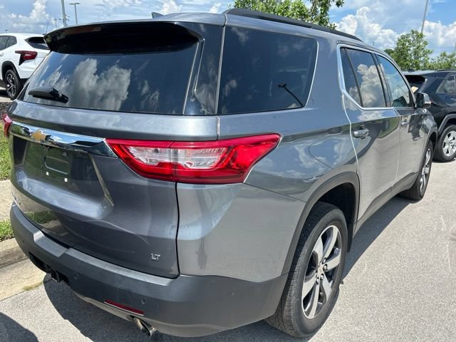 Used 2021 Chevrolet Traverse LT w/ LT Premium Package AWD/4WD image 3