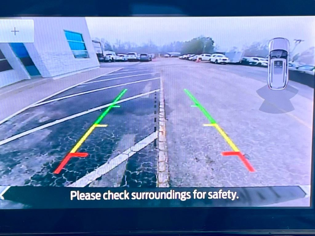 Used 2021 Ford Explorer XLT w/ Equipment Group 202A image 7