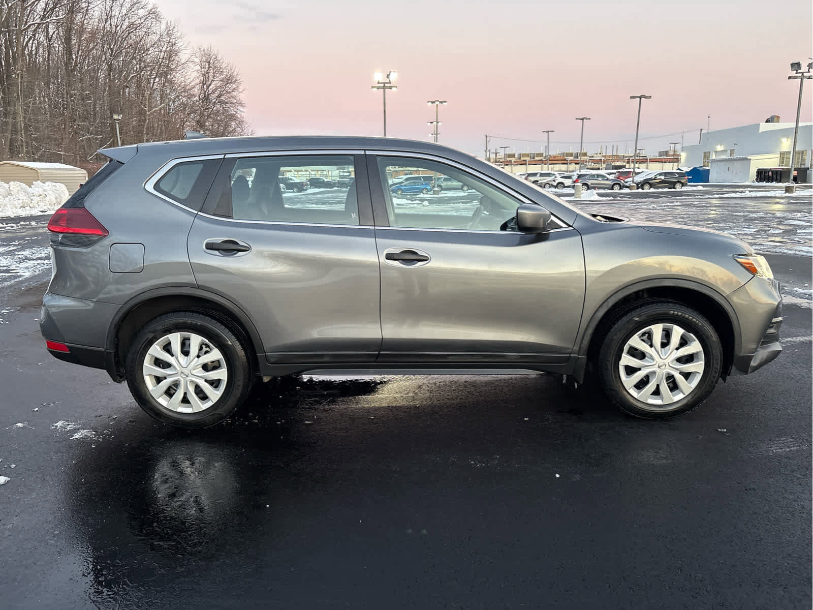 Used 2018 Nissan Rogue S image 8