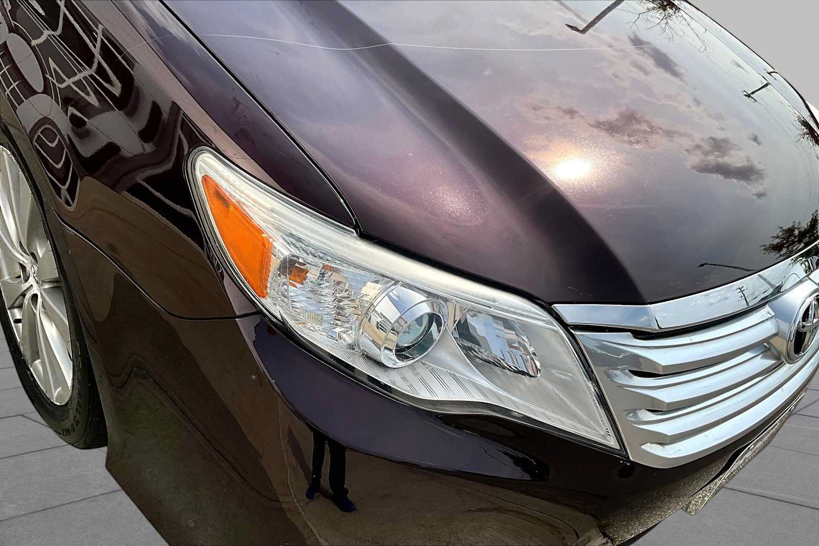 Used 2011 Toyota Avalon Limited FWD image 26