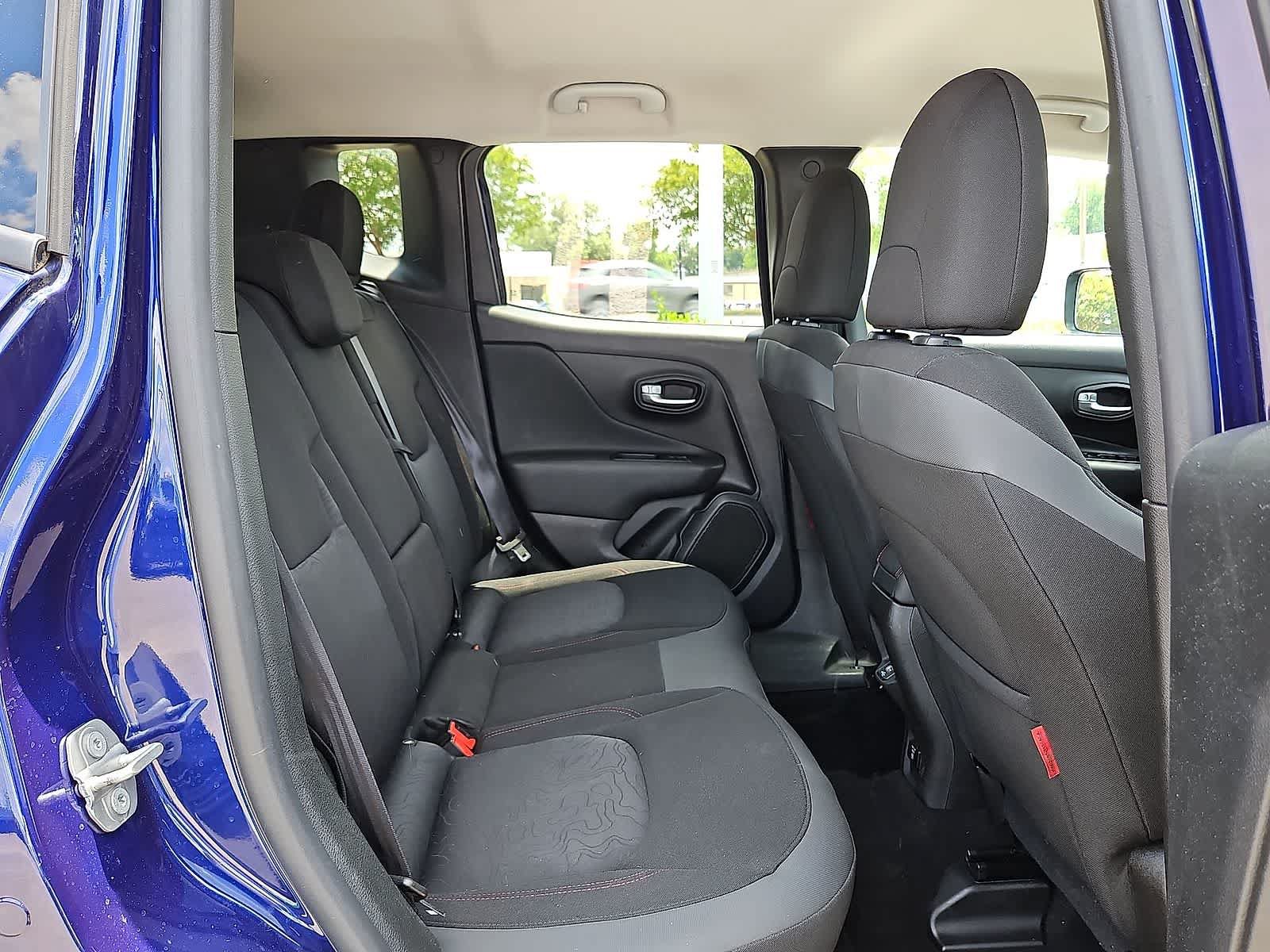 Used 2020 Jeep Renegade Trailhawk w/ Popular Equipment Group AWD/4WD image 31