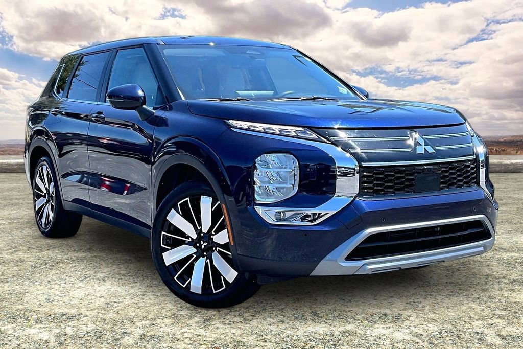 Used 2025 Mitsubishi Outlander SE AWD/4WD image 1