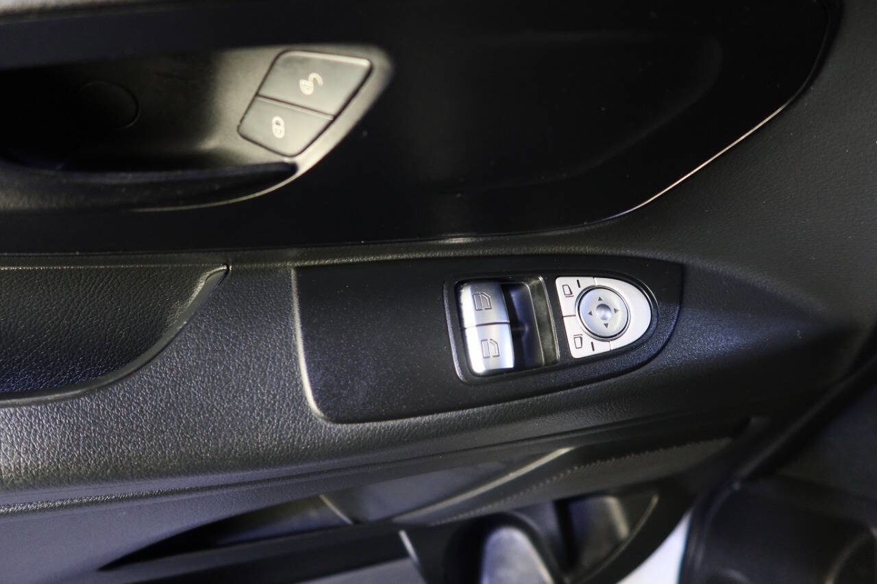 Used 2021 Mercedes-Benz Metris image 30