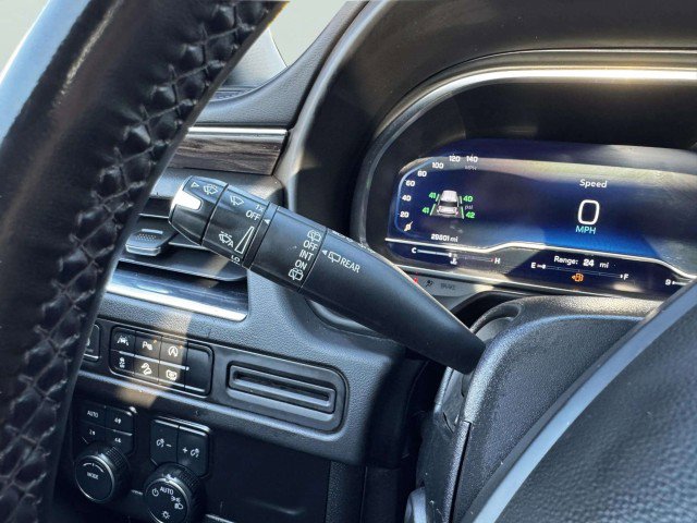 Used 2023 Chevrolet Tahoe Z71 w/ Luxury Package AWD/4WD image 25