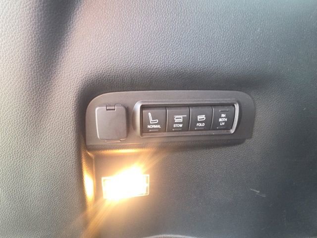 Used 2019 Ford Explorer Limited w/ Ford Safe & Smart Package image 14