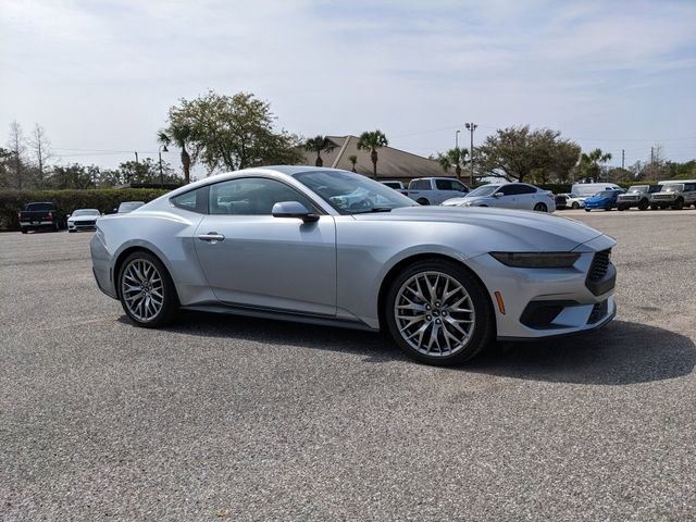 Used 2025 Ford Mustang Premium image 2