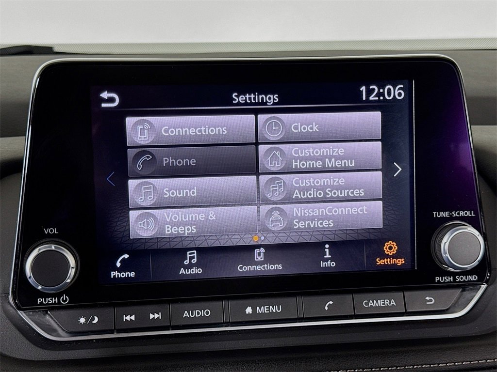 Used 2024 Nissan Rogue SV image 40