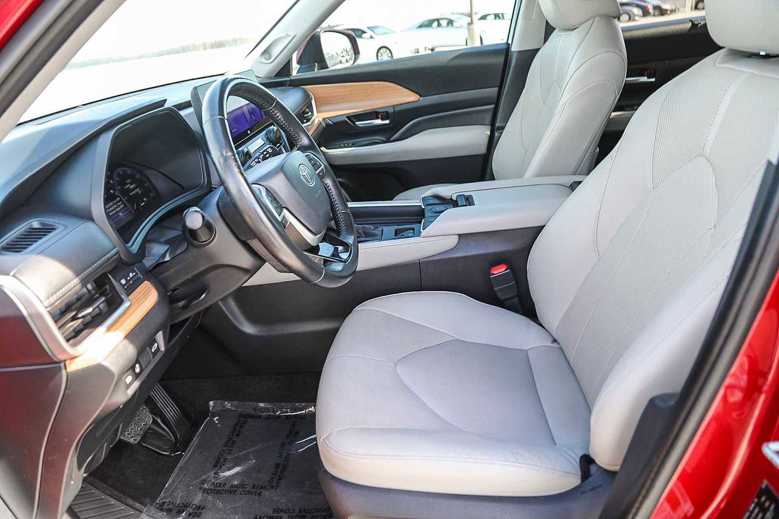 Used 2024 Toyota Grand Highlander Limited image 17