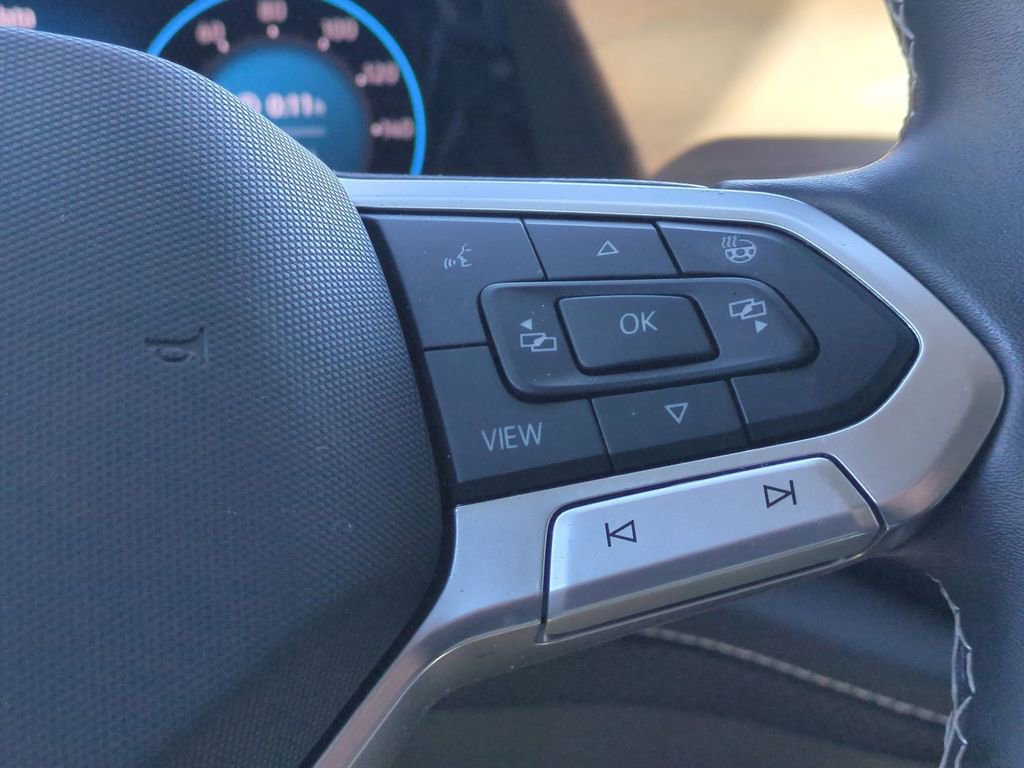 Used 2025 Volkswagen Atlas SE image 21