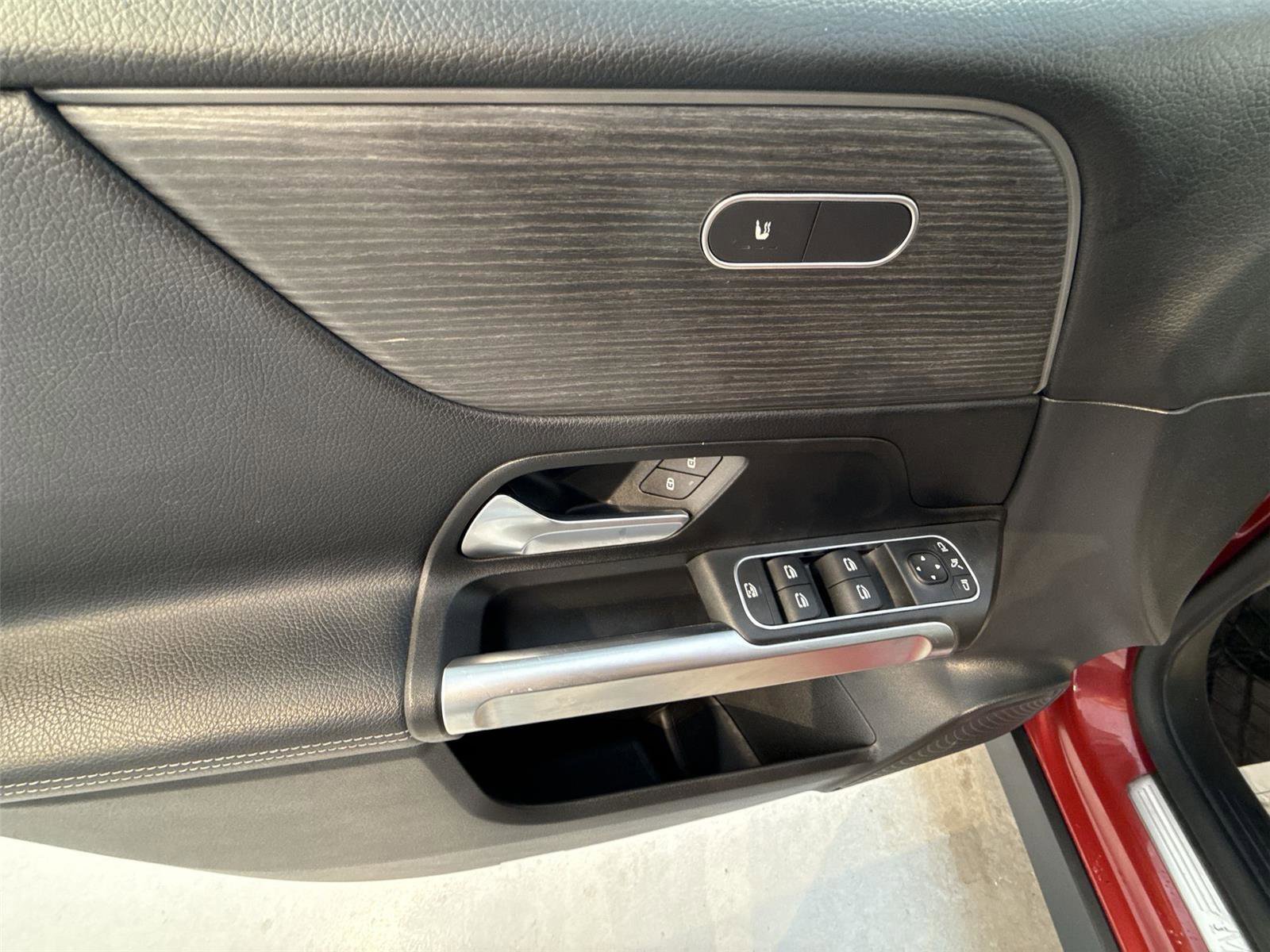 Used 2022 Mercedes-Benz GLB 250 4MATIC image 15