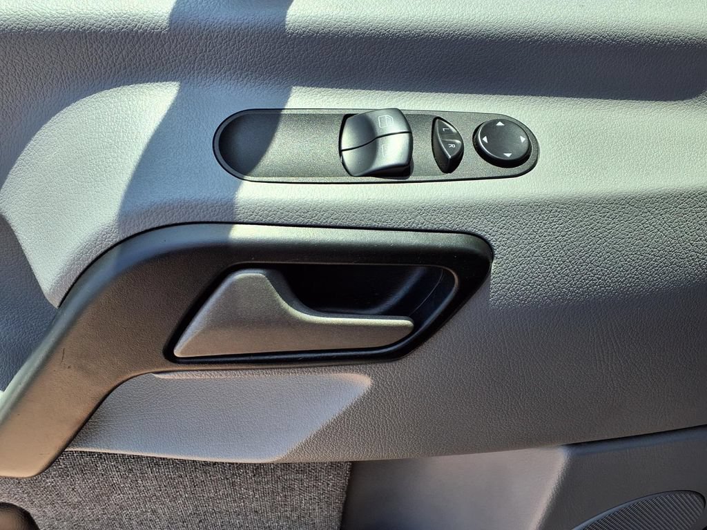 Used 2018 Mercedes-Benz Sprinter 2500 image 16