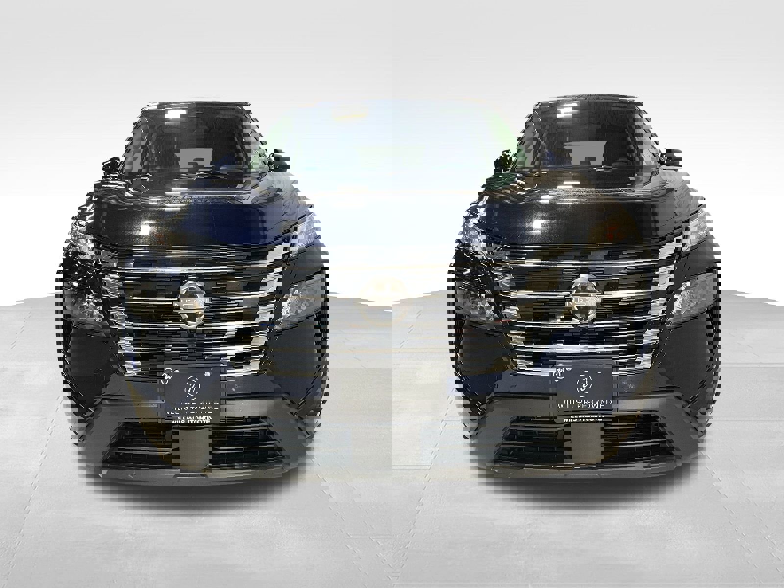 Used 2024 Nissan Rogue SV image 2