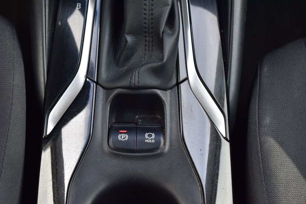 Used 2021 Toyota Corolla LE image 29